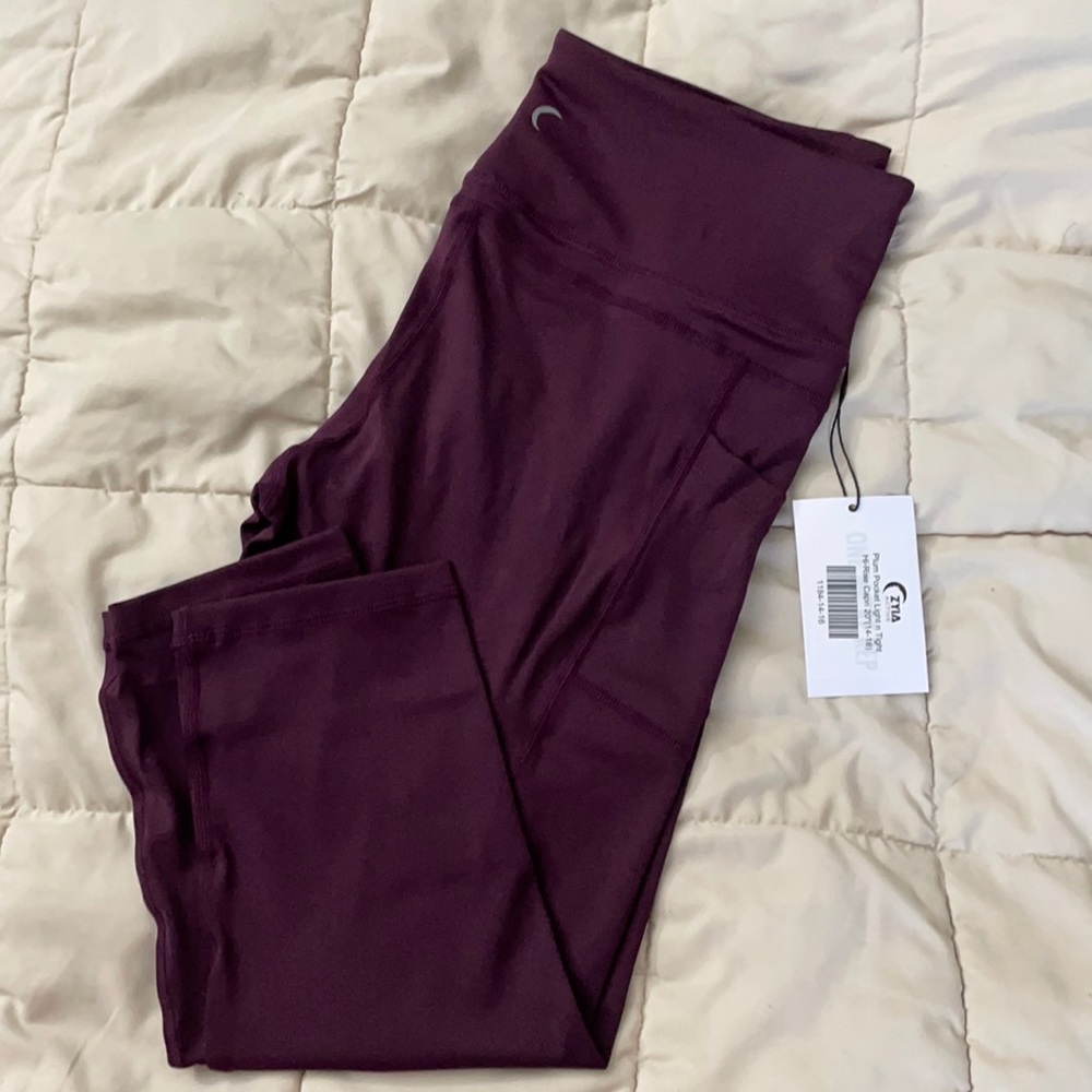 Zyia Plum Light N Tight Capri